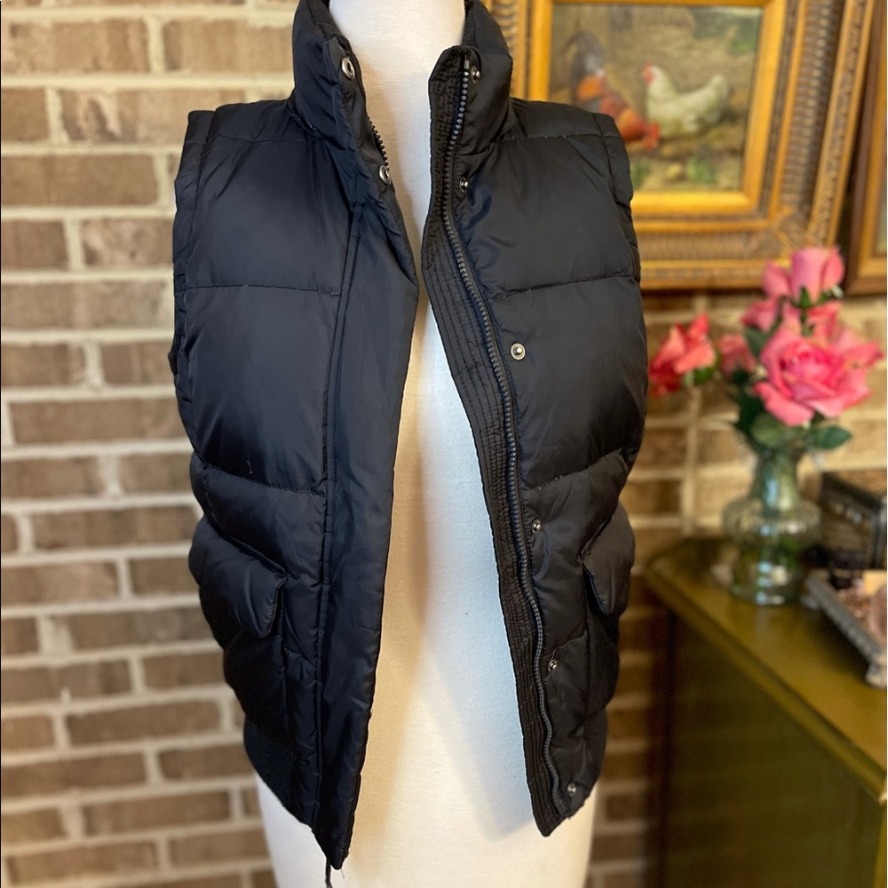 Gap black down puffer vest